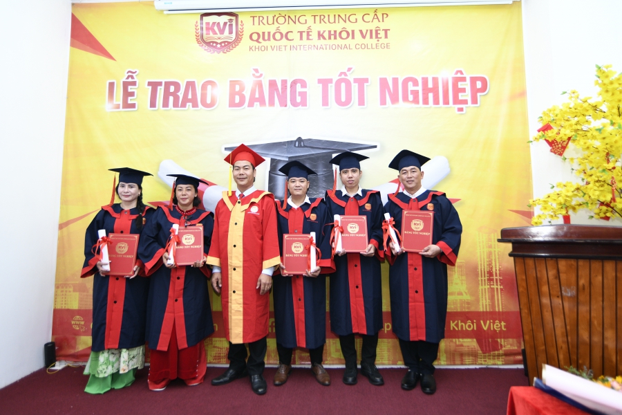 Lễ tốt nghiệp và trao chứng chỉ Sơ cấp