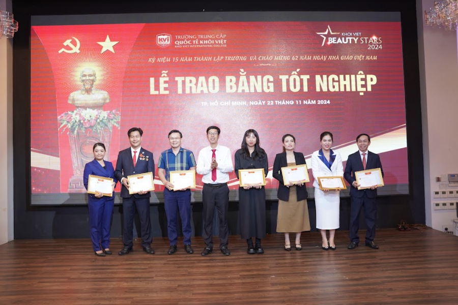 Lễ Khai giảng và trao bằng tốt nghiệp năm học 2024 - 2025