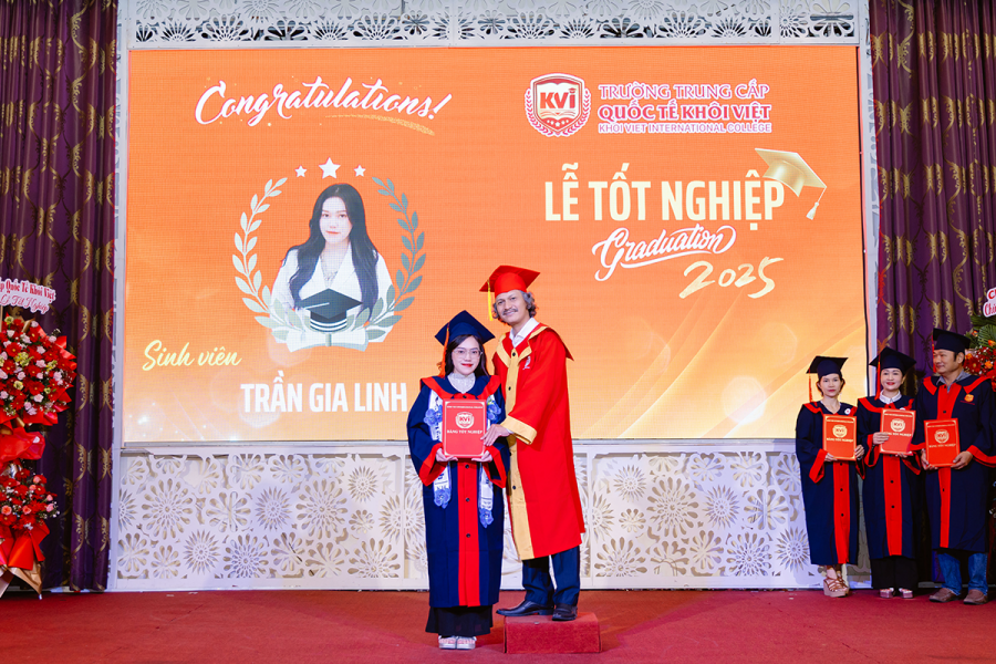 LỄ TỐT NGHIỆP HỆ TRUNG CẤP – MỘT HÀNH TRÌNH KHÉP LẠI, CÁNH CỬA MỚI MỞ RA