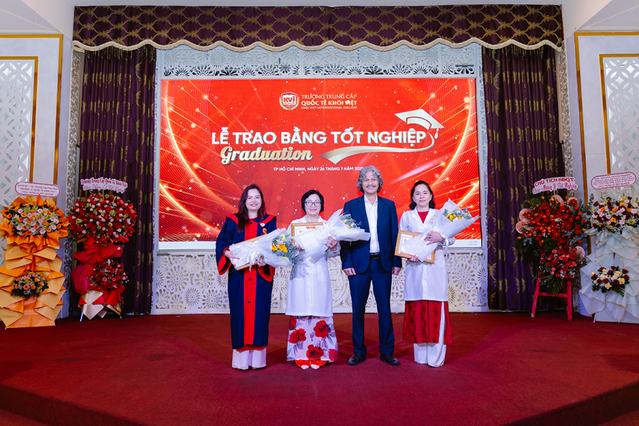 LỄ TỐT NGHIỆP HỆ TRUNG CẤP – MỘT HÀNH TRÌNH KHÉP LẠI, CÁNH CỬA MỚI MỞ RA