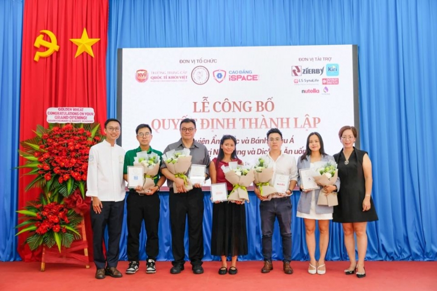 Lễ công bố quyết định thành lập Khoa Quản trị Nhà hàng và Dịch vụ ăn uống