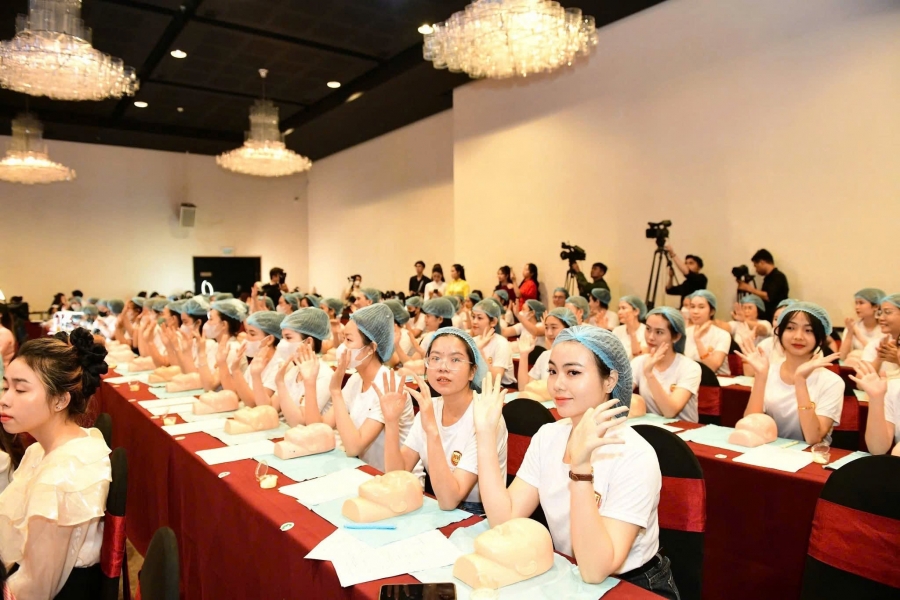 Học viên Khôi Việt tại sự kiện giao lưu tay nghề