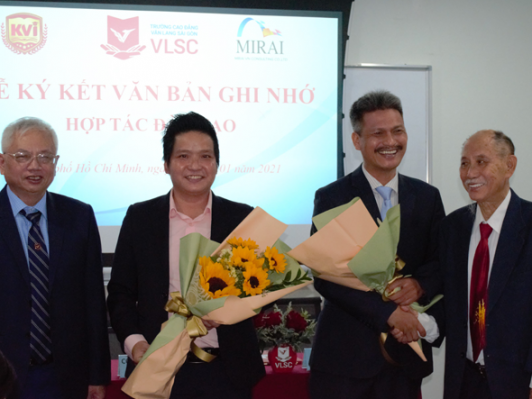 Trường Trung cấp Quốc tế Khôi Việt ký Văn bản ghi nhớ hợp tác với Trường Cao đẳng Văn Lang Sài Gòn